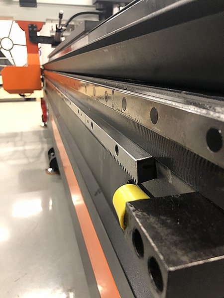 Фрезерно-гравировальный станок с ЧПУ Filato ST 1325 ATV-R