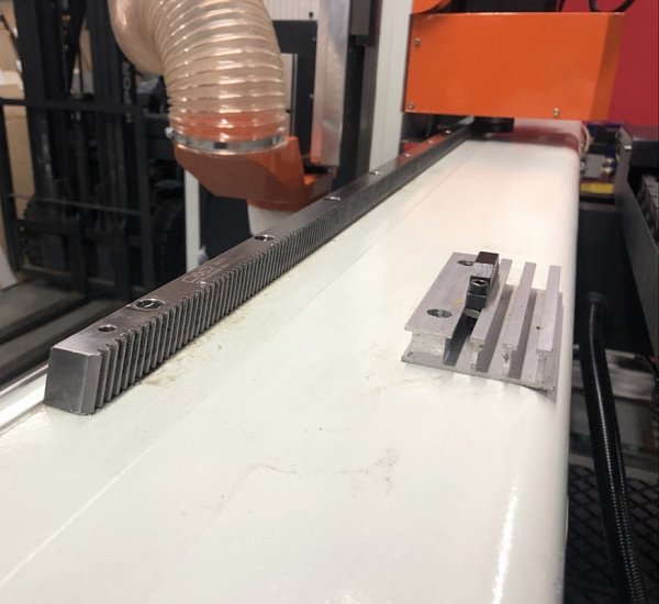 Фрезерно-гравировальный станок с ЧПУ Filato OPTIMA 2040 PTV