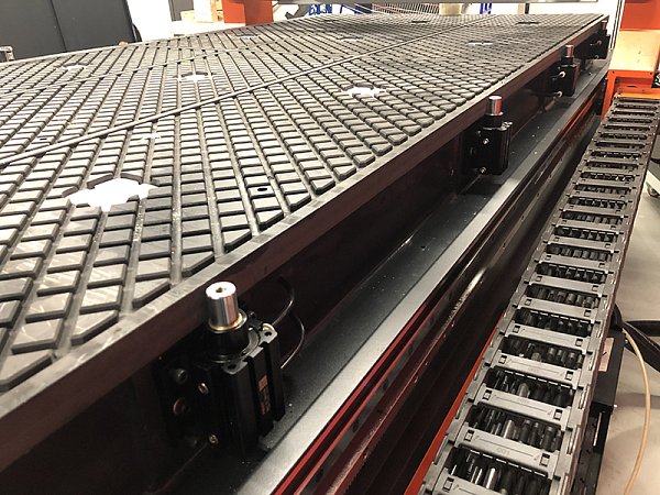 Фрезерно-гравировальный станок с ЧПУ Filato ST 1325 ATV-R